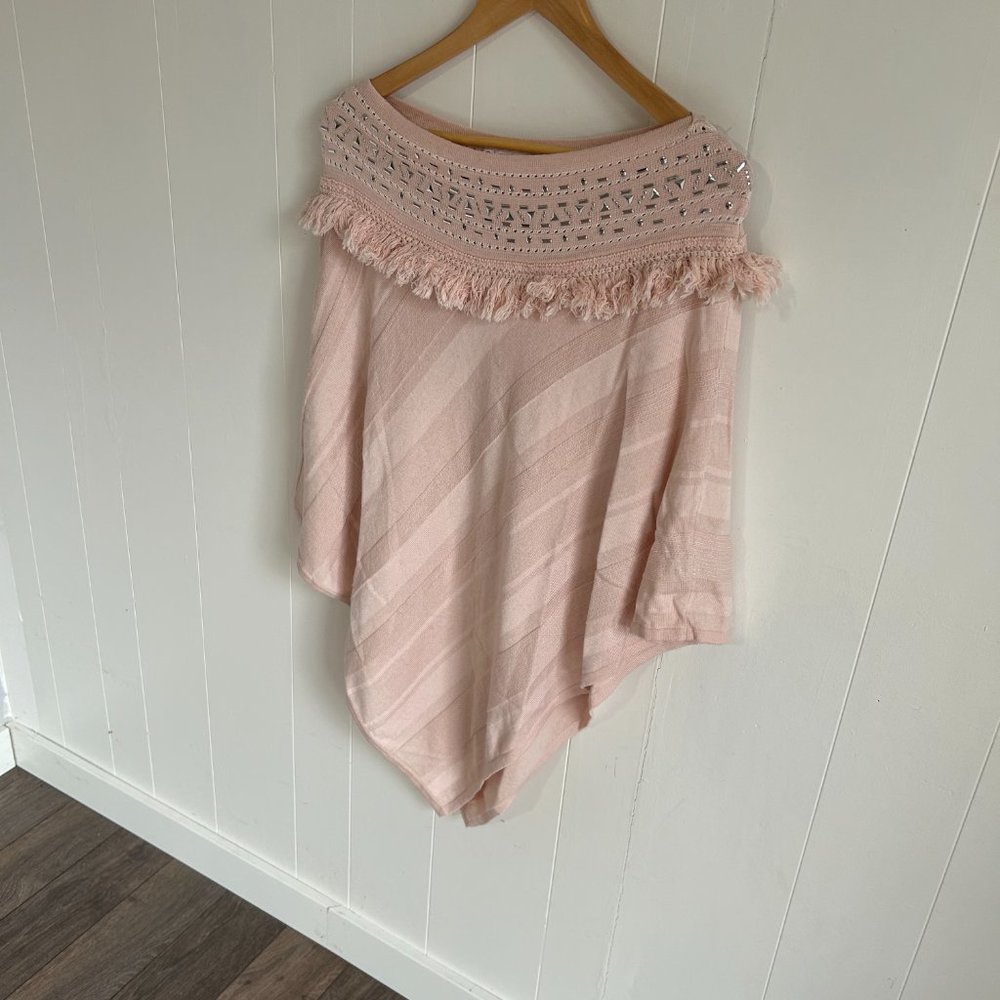 Beautiful Poncho - Picture 7 of 8
